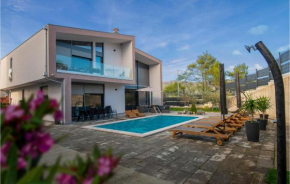 Stunning Home In Vrgorac